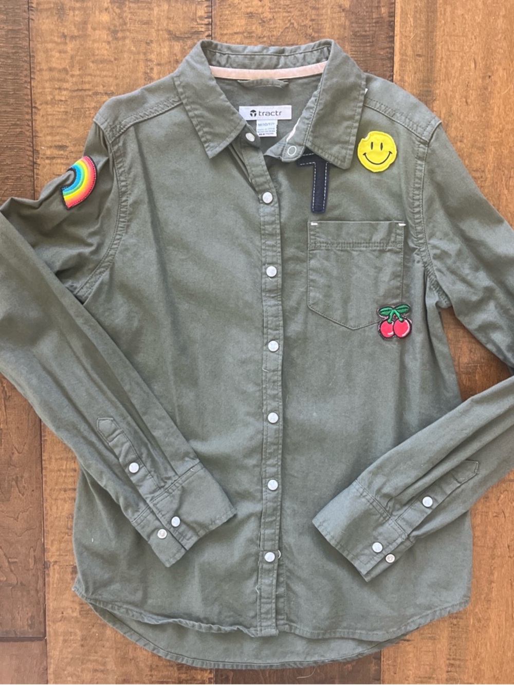 Tractr pearl snap olive green button up shirt with patches sz M 10-12